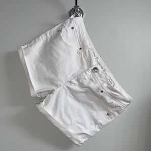 SMOKE FREE HOME Justice shorts size 16 1/2